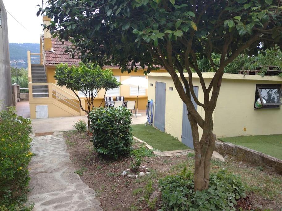 Casita Con Terreno A 10 Minutos Del Centro De Vigo Villa Moaña Exterior foto