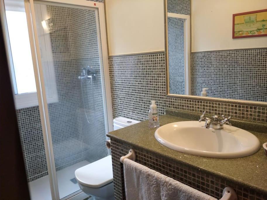 Casita Con Terreno A 10 Minutos Del Centro De Vigo Villa Moaña Exterior foto